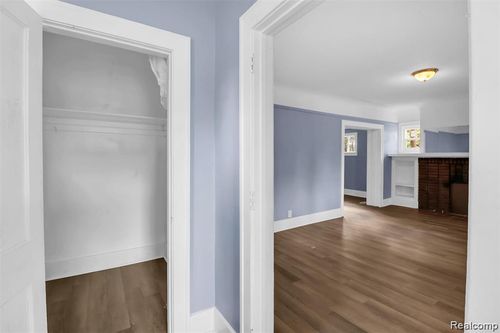 11894 Glenfield St, Detroit, MI, 48213-1306 | Card Image