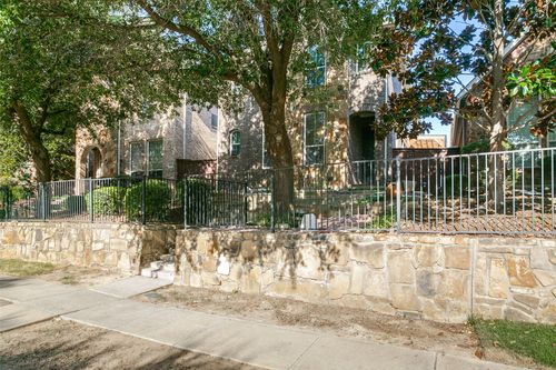 2450 Sunderland Ln, Lewisville, TX, 75067-6716 | Card Image
