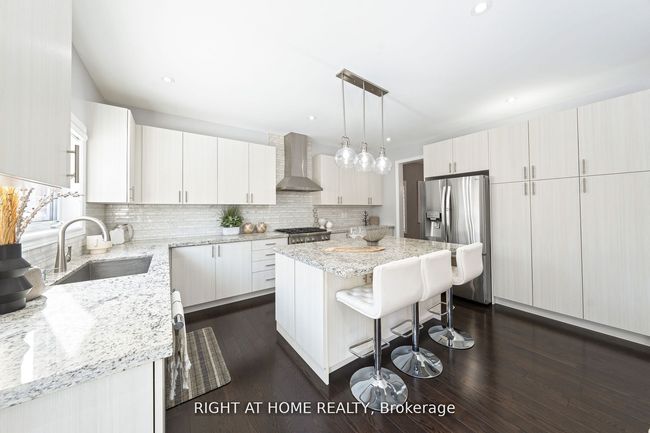 1655 Emberton Way, House other with 5 bedrooms, 4 bathrooms and 2 parking in Innisfil ON | Image 9