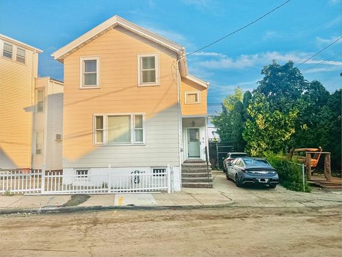 6 Swift Ter, Boston, MA, 02128-1841 | Card Image