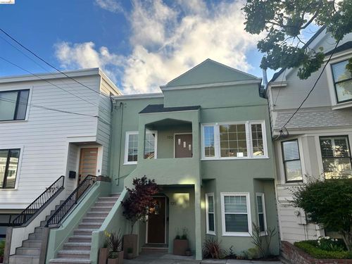 135 11th Ave, San Francisco, CA, 94118-1106 | Card Image