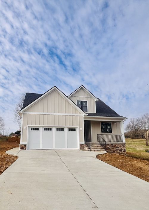 142 Stanton Ave, Gordonsville, TN, 38563-2017 | Card Image