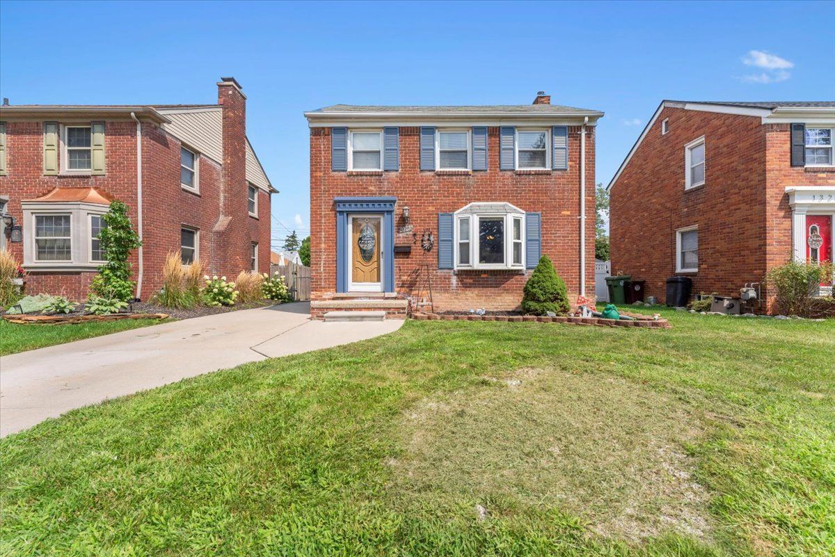 Chestnut St, Southgate, MI 48195
