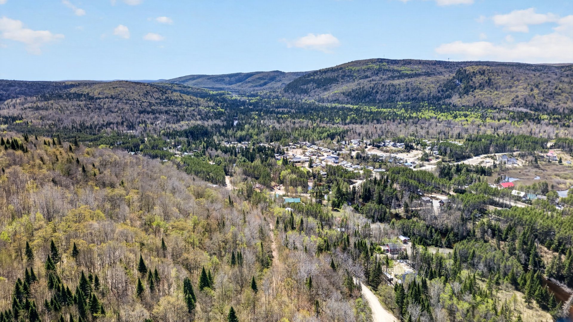 Residential in Lac-aux-Sables 4
