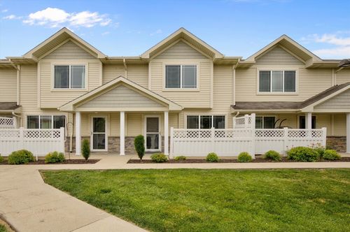 28105-8601 Westown Pkwy, West Des Moines, IA, 50266-1677 | Card Image