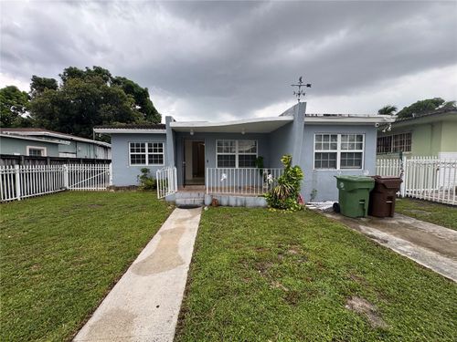 458 Se 3rd St, Hialeah, FL, 33010-5312 | Card Image