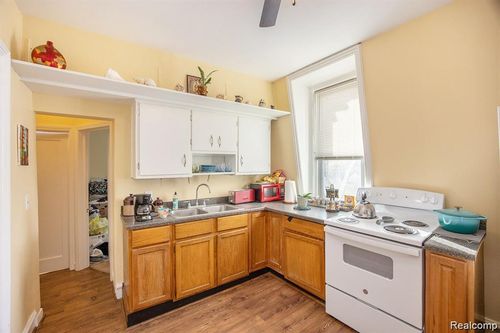 5550 Main St, Dryden, MI, 48428-9415 | Card Image