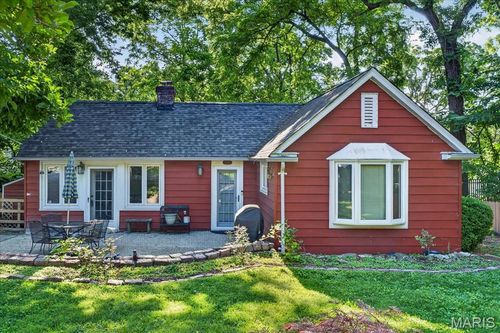 210 Cheney Ln, Webster Groves, MO, 63119-1628 | Card Image