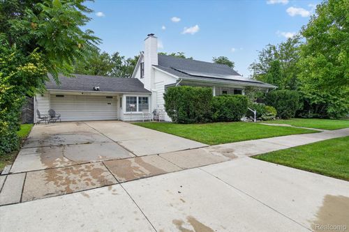 23276 Annapolis St, Dearborn Heights, MI, 48125-2214 | Card Image