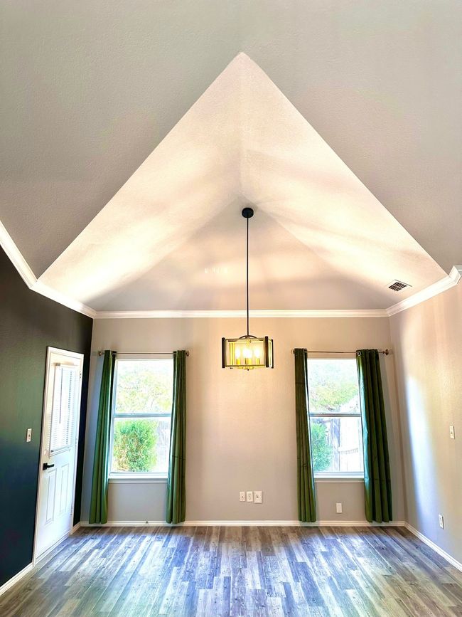 901 Se 10 Th St, Home with 3 bedrooms, 2 bathrooms and null parking in Grand Prairie TX | Image 5