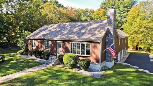 547 Berkley St, Berkley, MA, 02779-1018 | Card Image