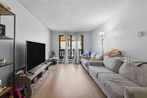 7-3911 1 Street Ne, Calgary, AB, T2K0X2 | Card Image