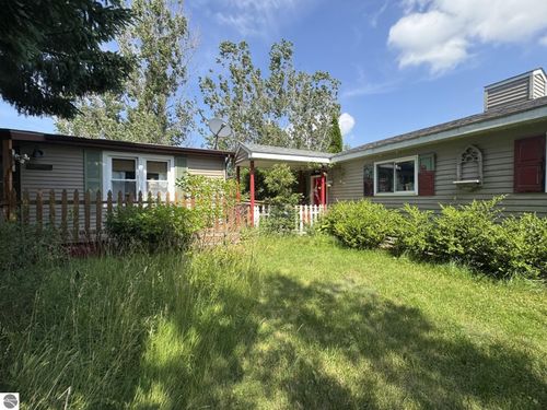 5251 M-55, Hale, MI, 48739 | Card Image
