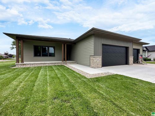 601 Topaz Dr, Sergeant Bluff, IA, 51054-8920 | Card Image