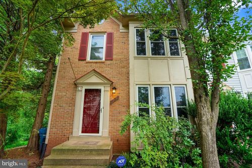 5136 Glen Meadow Dr, CENTREVILLE, VA, 20120-1359 | Card Image