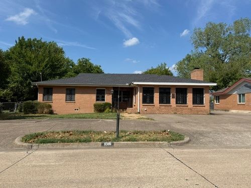 1016 Usher St, Benbrook, TX, 76126-2535 | Card Image