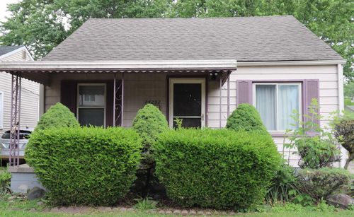 24252 Tuscany Street, Eastpointe, MI, 48021 | Card Image