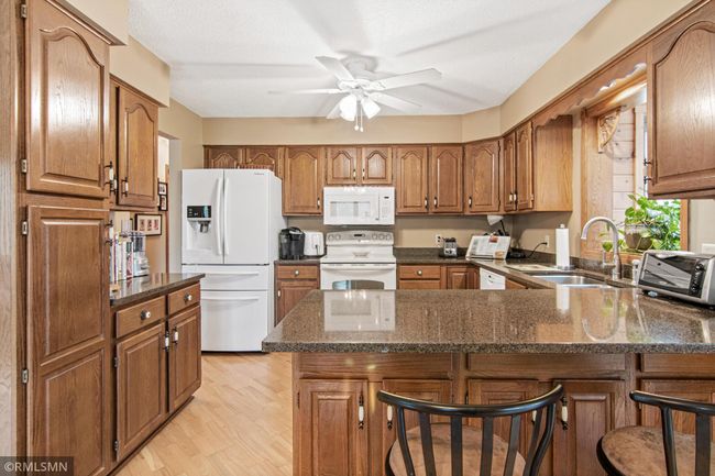 Kitchen | Image 8