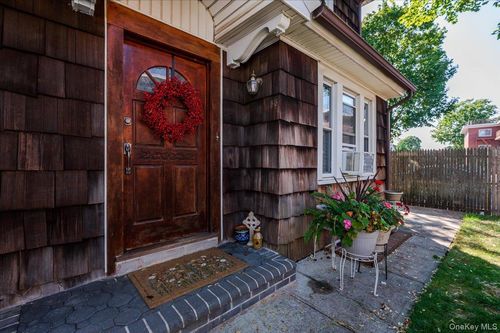 1st-48 Davison Pl, Rockville Centre, NY, 11570-5309 | Card Image