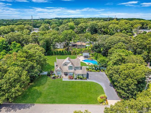 33 Eva Ln, Farmingville, NY, 11738-1041 | Card Image