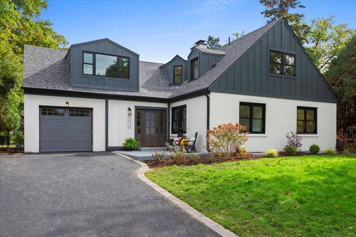 4072 Bunker Ln, Wilmette, IL, 60091-1041 | Card Image