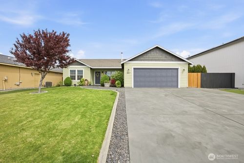 3807 Milagro Dr, Pasco, WA, 99301-7215 | Card Image