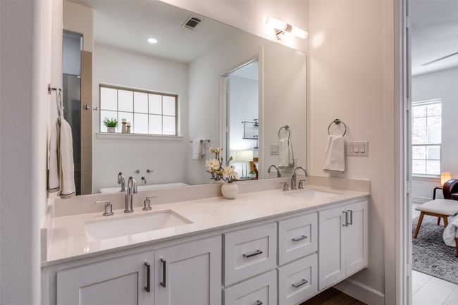 UNIT-1106 - 5015 Meridian Ln, Condo with 3 bedrooms, 3 bathrooms and null parking in Addison TX | Image 7