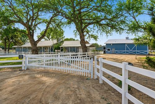 522 Clark Cir Sw, Albuquerque, NM, 87105-7554 | Card Image