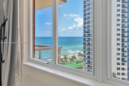 1001-19201 Collins Ave, Sunny Isles Beach, FL, 33160-2202 | Card Image