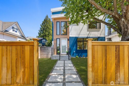 a-10240 40th Ave Sw, Seattle, WA, 98146-1128 | Card Image
