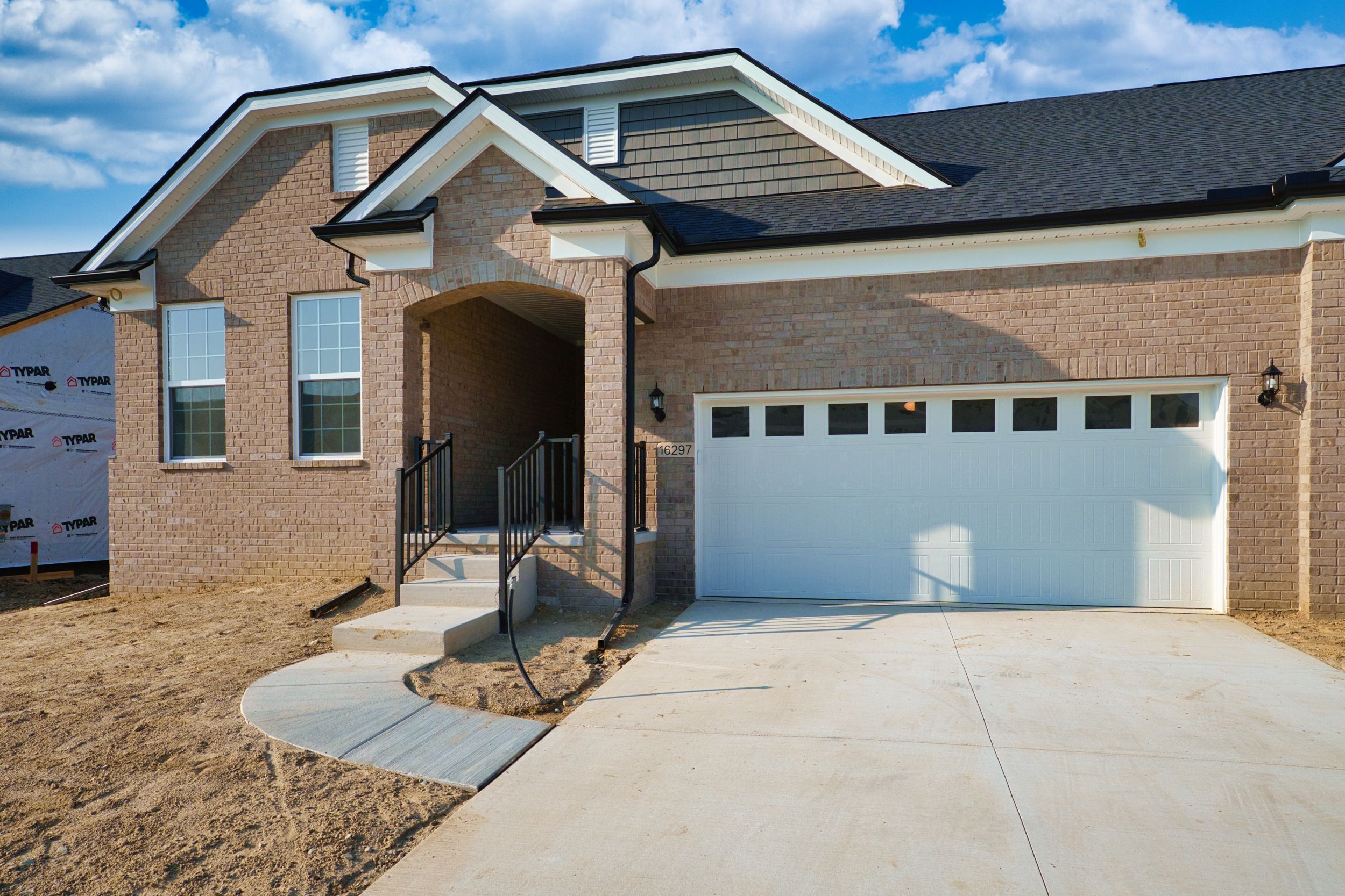 Conifer Ln, Clinton Township, MI 48038