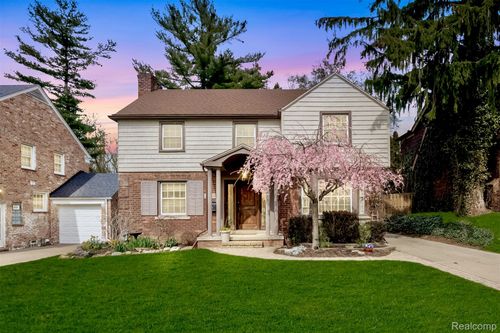 244 Kerby Rd, Grosse Pointe Farms, MI, 48236-3148 | Card Image