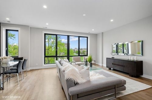 4s-6242 Greenwood Ave, Chicago, IL, 60637-2728 | Card Image