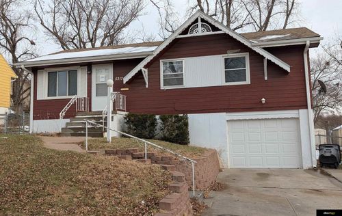 5317 N 64th St, Omaha, NE, 68104-1533 | Card Image