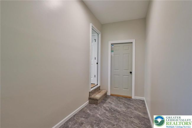 5470 Summit St, House other with 3 bedrooms, 3 bathrooms and null parking in Whitehall PA | Image 22