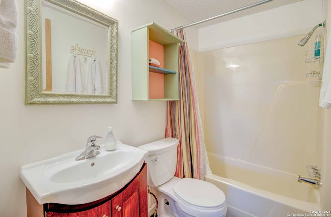 1259 Benton Creek Rd, House other with 2 bedrooms, 3 bathrooms and null parking in Medina TX | Image 64