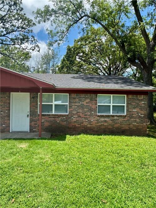 b-704 S Oak Hill St, Siloam Springs, AR, 72761-4020 | Card Image