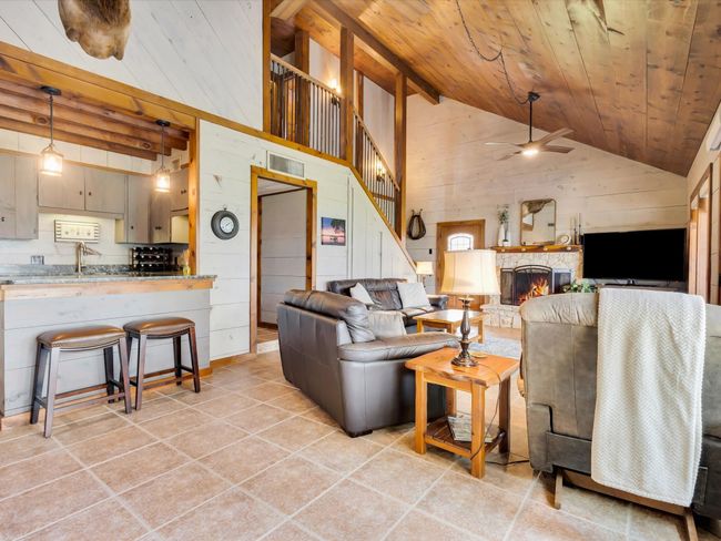176 Enchanted Dr, House other with 5 bedrooms, 3 bathrooms and null parking in Enchanted Oaks TX | Image 6