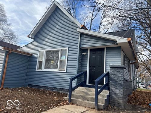 2205 Hendricks St, Anderson, IN, 46016-4040 | Card Image