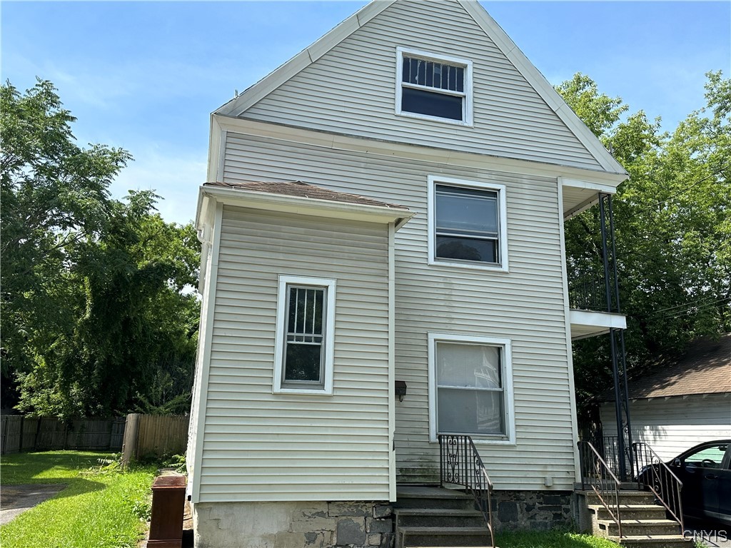 Addington Pl, Utica, NY 13501