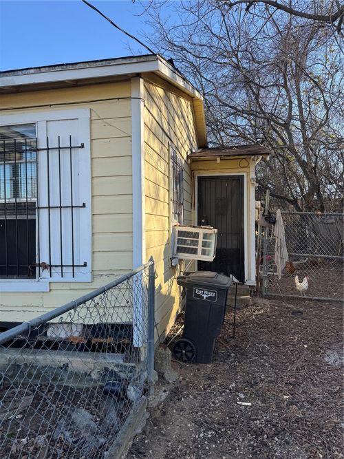 5122 Fitzhugh Ave, Fort Worth, TX, 76105-4430 | Card Image