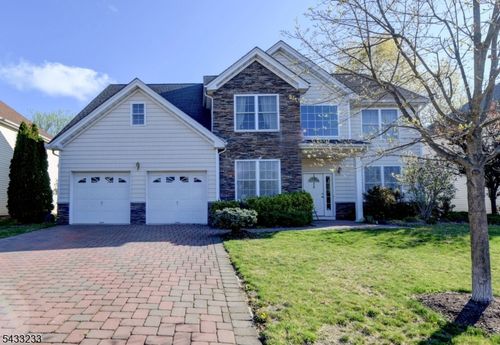 26 Pine Ln, Springfield, NJ, 07081-4210 | Card Image