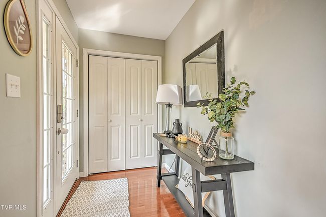 517 W Glade St, House other with 3 bedrooms, 3 bathrooms and null parking in Glade Spring VA | Image 6