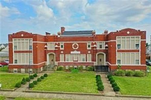 54 W Craig St, Uniontown, PA, 15401-4781 | Card Image