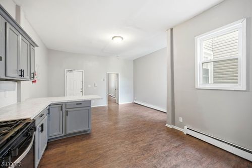 169 Mount Prospect Ave, Newark, NJ, 07104-1949 | Card Image