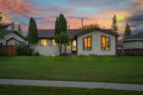 6036 Memorial Dr Ne, Calgary, AB, T2A3W1 | Card Image