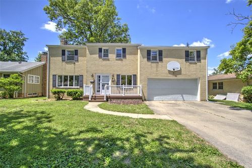 157 S Redwood Ln, Decatur, IL, 62522-2571 | Card Image