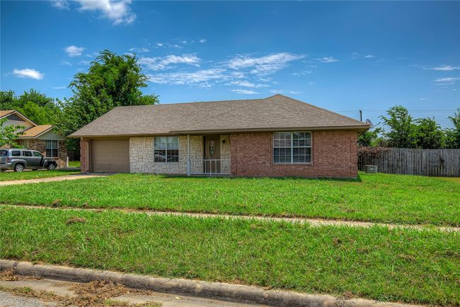 2007 Solomon Dr, House other with 3 bedrooms, 2 bathrooms and null parking in Commerce TX | Image 4