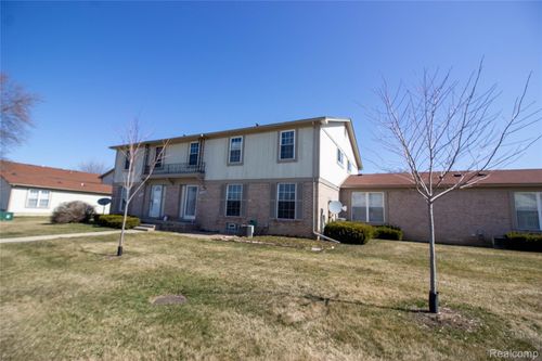 35452 Tanglewood Dr, Sterling Heights, MI, 48312-3641 | Card Image