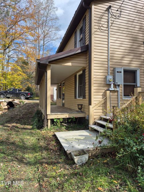 1186 Poga Rd, Butler, TN, 37640-6102 | Card Image